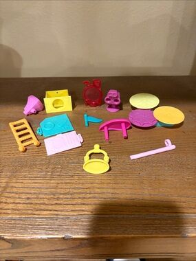 Littlest Pet Shop Multicolor Accessory Mix - Yellow Pink Purple Blue Teal Orange